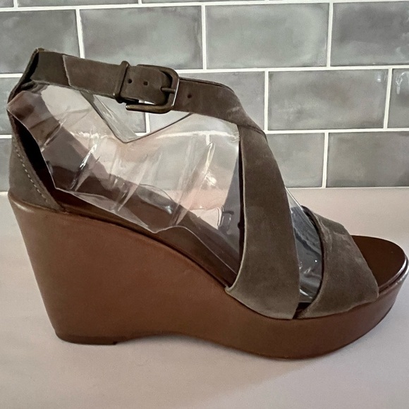 NIB J. Crew Marguerite Suede and Leather Wedge Platform Sandals Olive Boho 7M - Picture 2 of 11